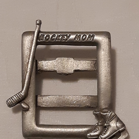 Vintage Mom Picture Frame Brooche Hockey Mom,  In Brass,  Signed JJ 1.5" Long, - Picture 3 of 6